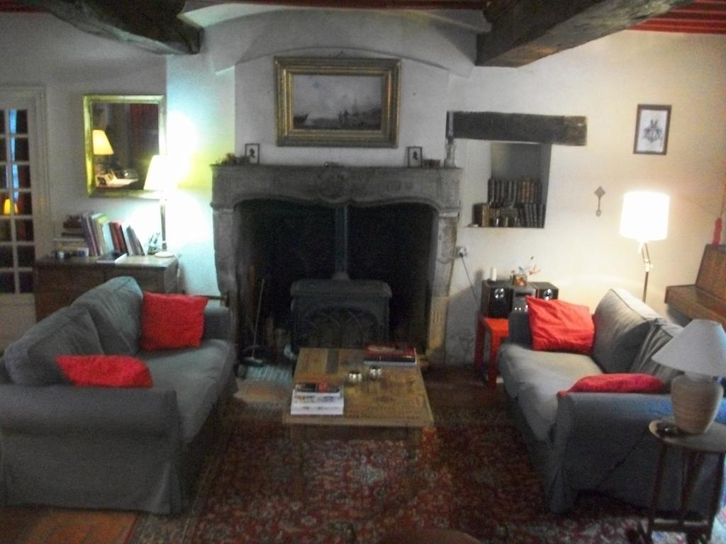 La Maison des Gardes - Chambres d'hôtes Cluny Exterior foto
